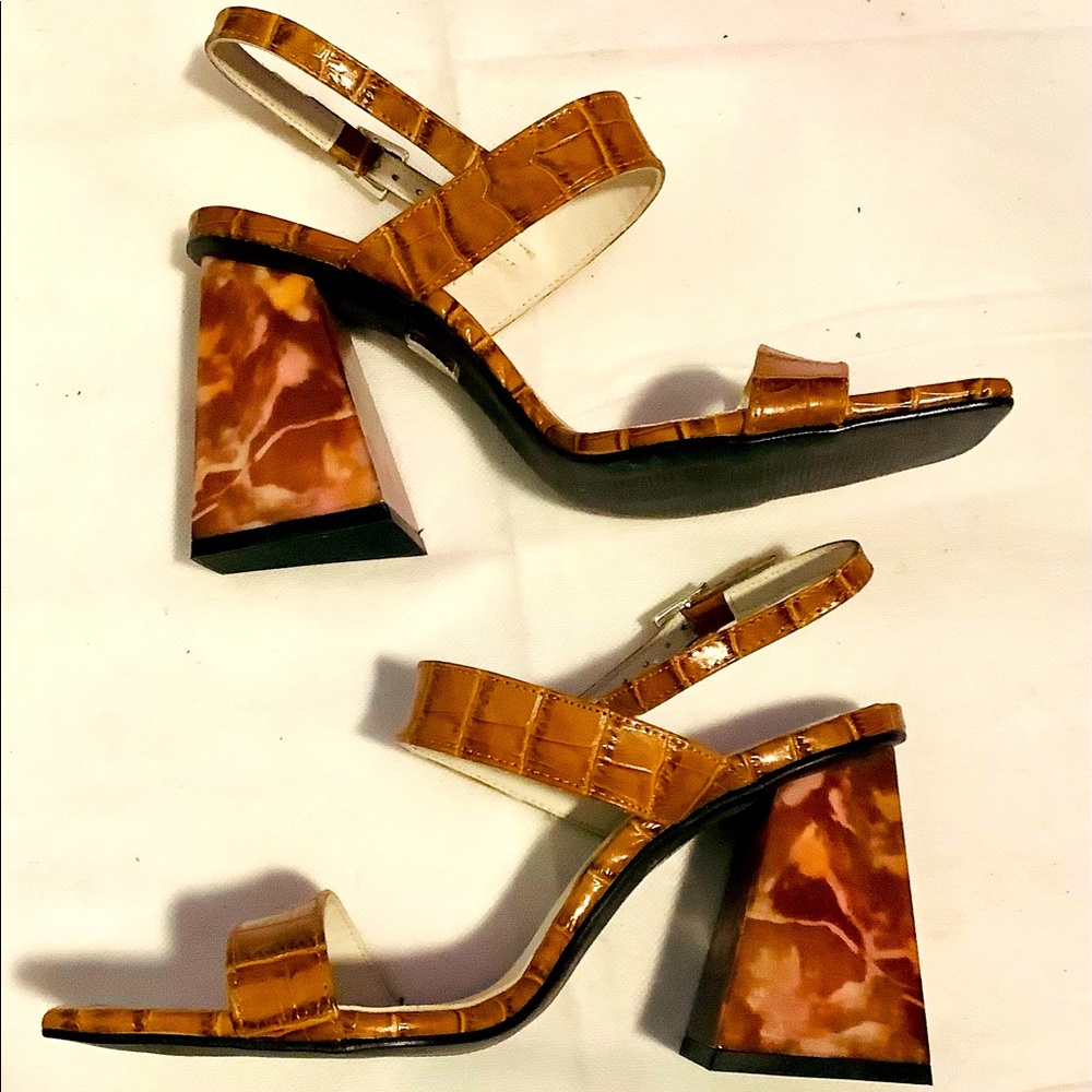 ITALIAN LEATHER SANDALS brand new never worn!